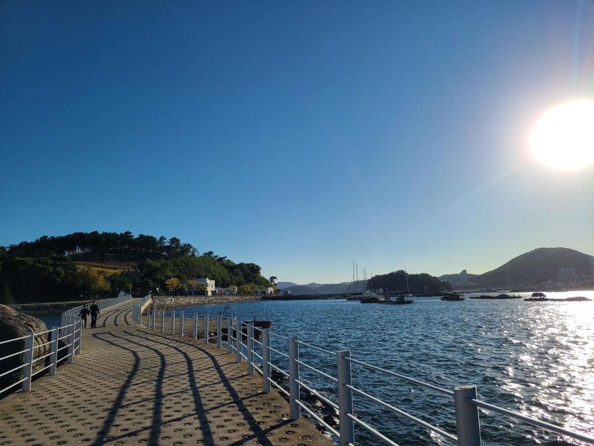Ocean Marina Suite View Yeosu Exterior photo