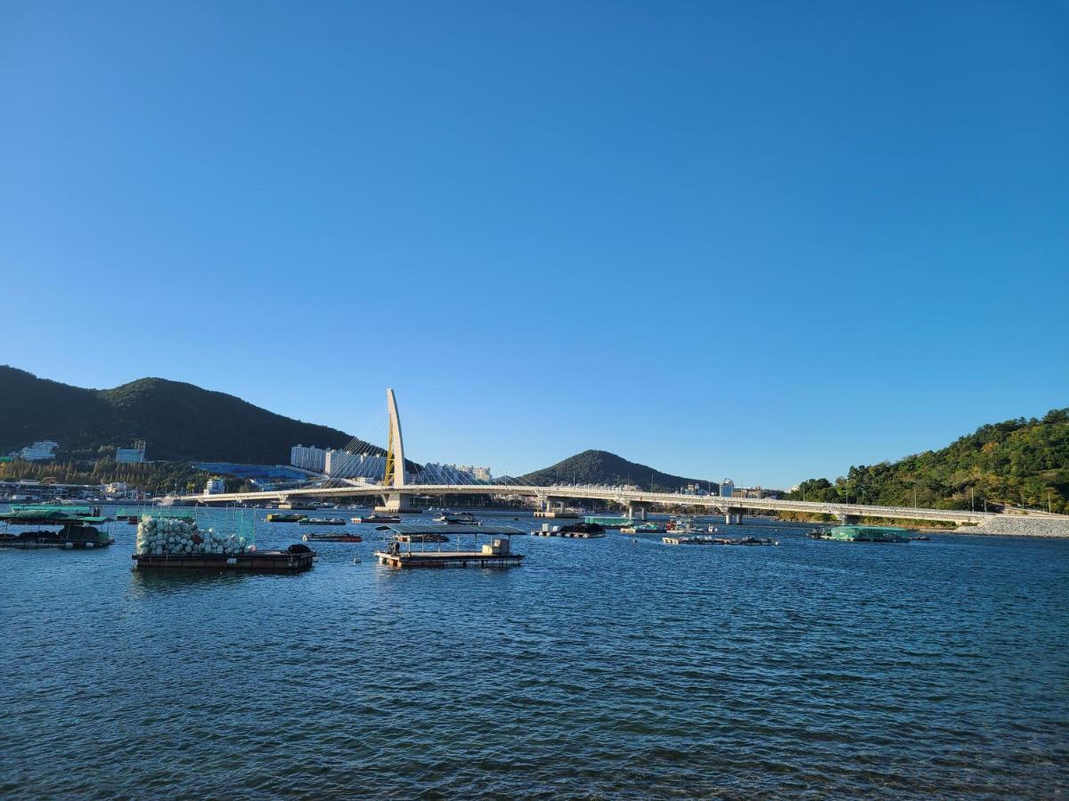 Ocean Marina Suite View Yeosu Exterior photo